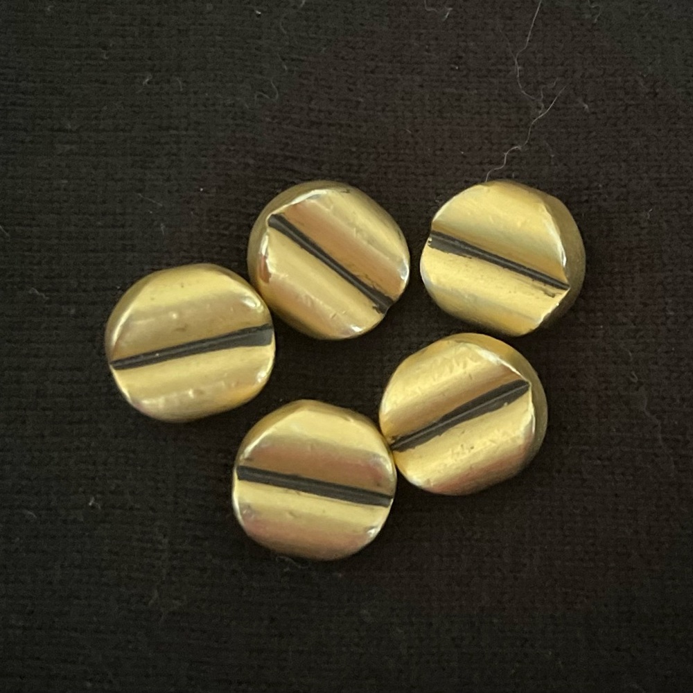 St. John 3/4” brassy buttons (lot of 5)